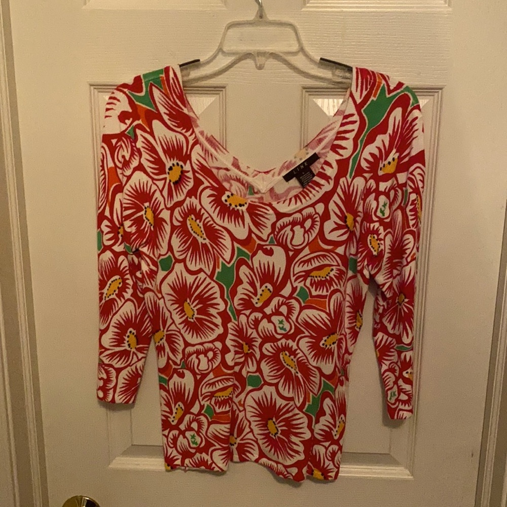 Light weight sweater
